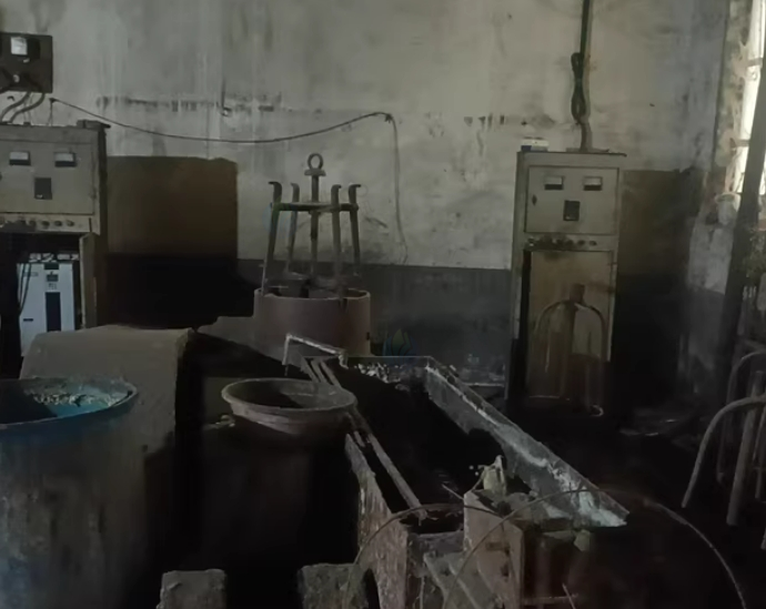 新乡市地区处理13-360水箱拔丝机、一台大水箱12一560、一组干拉六连冠