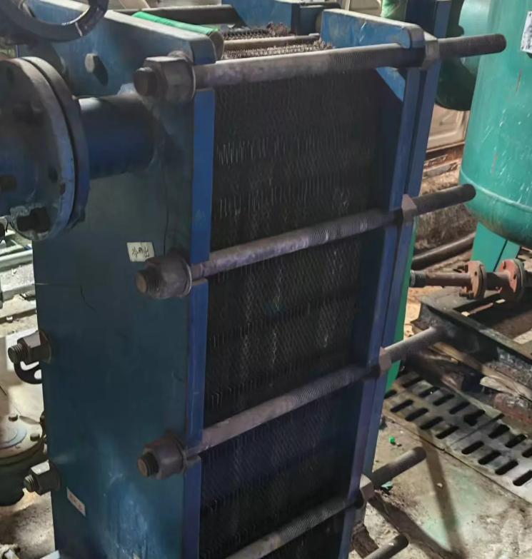 呼和浩特市地区工厂处理富尔顿4吨蒸汽锅炉2台