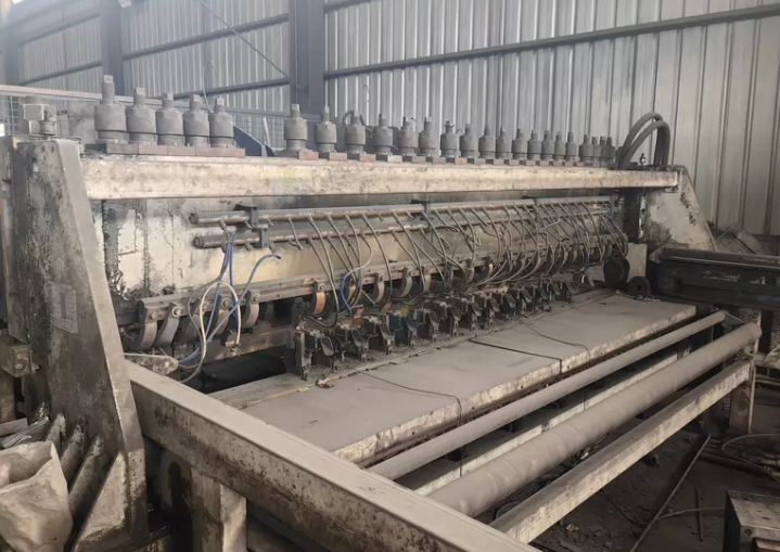 哈尔滨市地区处理钢筋网生产线一条