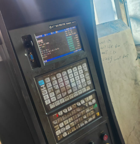 苏州市地区工厂处理沈阳5085数控车床1台、沈工40液压卡盘车床1台