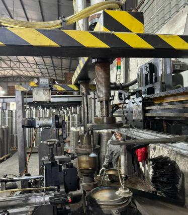 潮州市地区五金厂处理星源调料缸切卷专用机