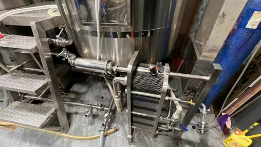 漳州市地区处理精酿鲜啤啤酒设备一拖九550升