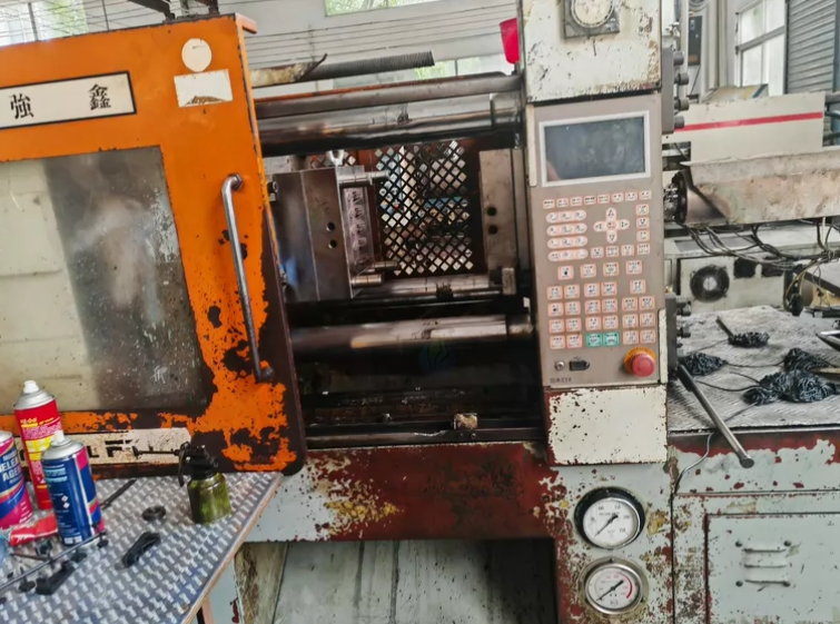 佛山市地区处理宝源ME50注塑机、120吨注塑机、强鑫塑机FT140注塑机