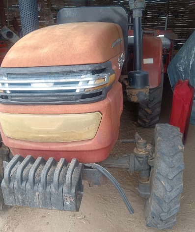 通辽市地区处理迪尔津404拖拉机