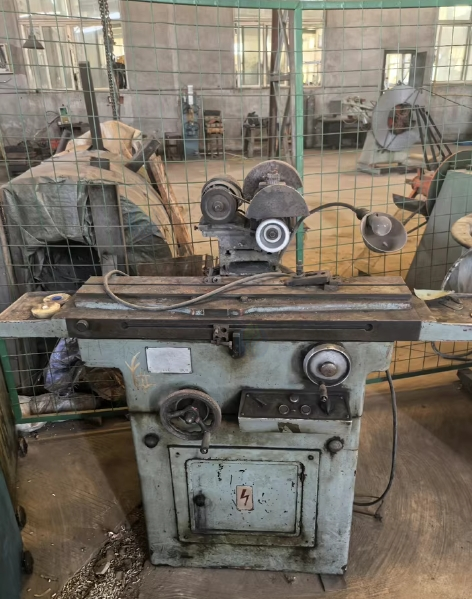 金华地区工厂处理电热风干箱一台，7120磨床一台，7130磨床两台，车床一台，变压器一个，擦光机一台，万能工具磨一台