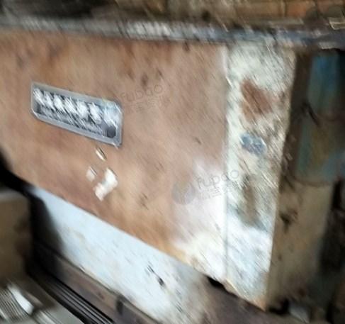 徐州市地区工厂处理2.5x3剪板机1台、5T折弯机1台、3T冲床2台