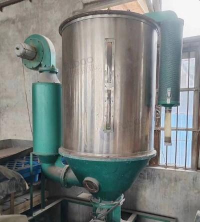 扬州地区工厂处理塑料造粒机一套