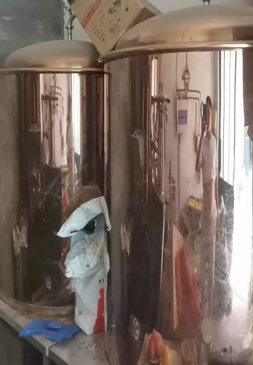 郑州地区处理啤酒设备 糖化罐一个 500升发酵罐三个 两个200升木桶 粉碎机