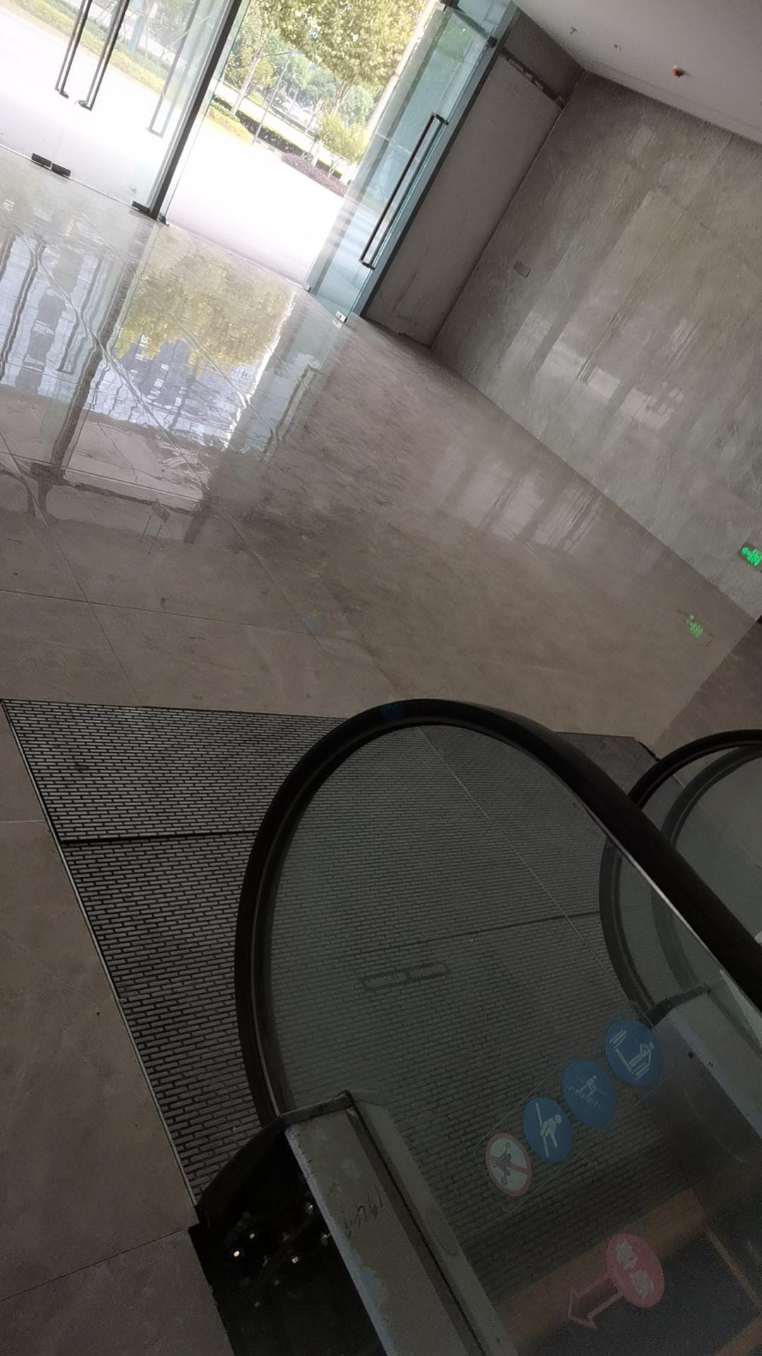 供应：两部三菱电梯