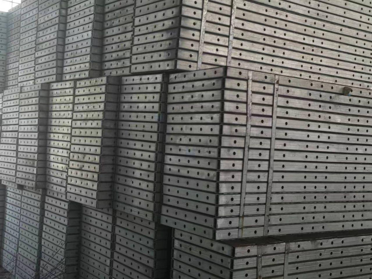 供应：全新爬架500T左右