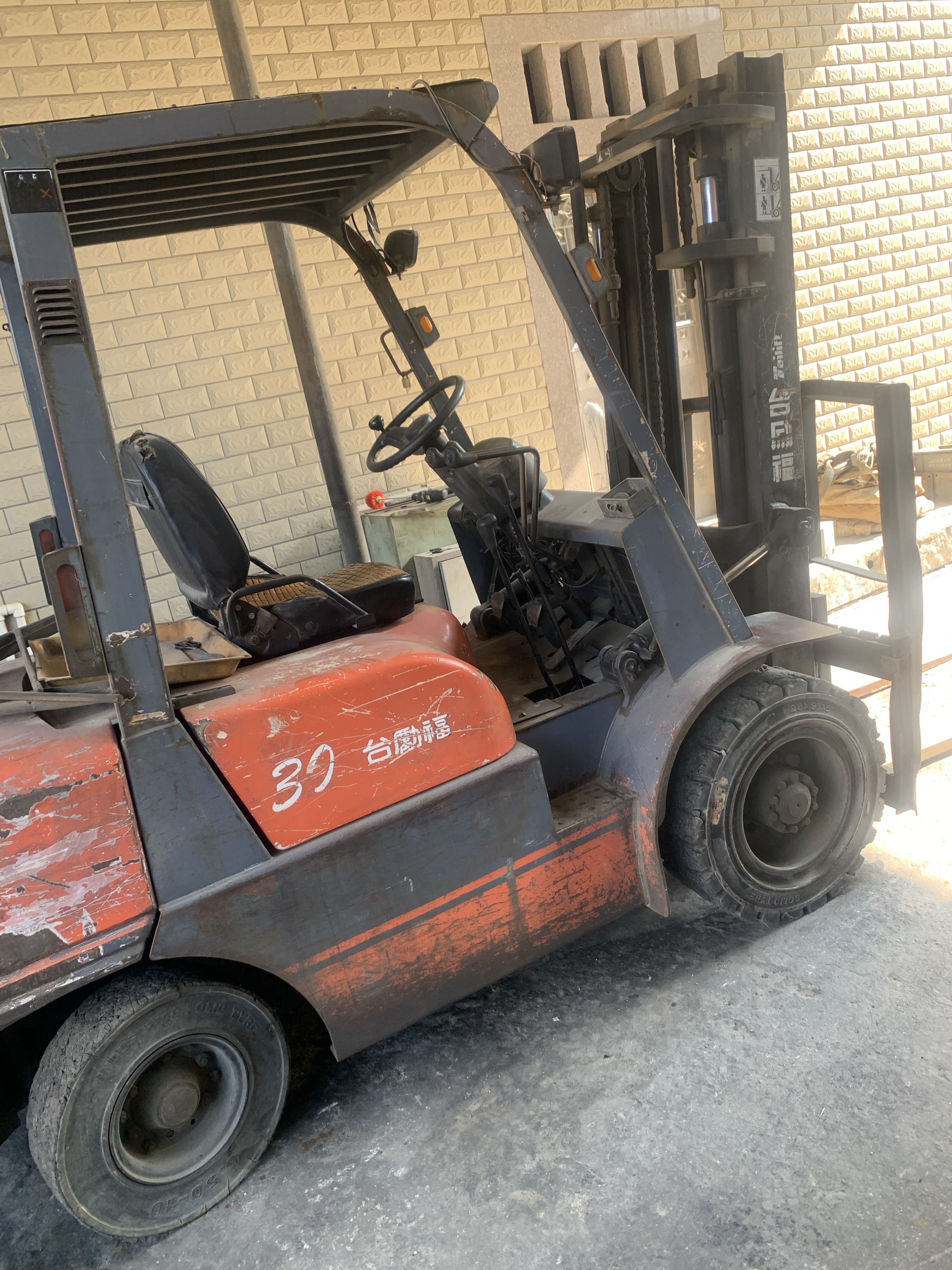 供应:台励福3吨叉车