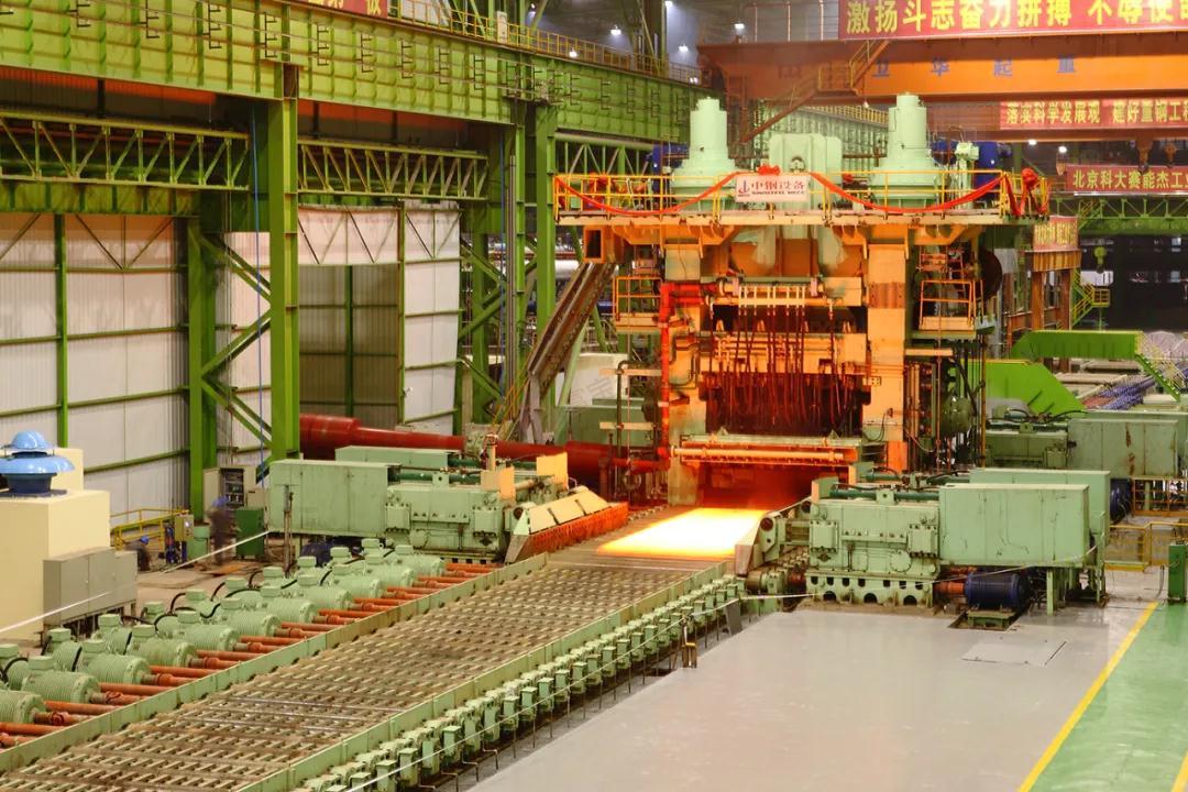 重庆钢铁轧钢厂产量屡破纪录